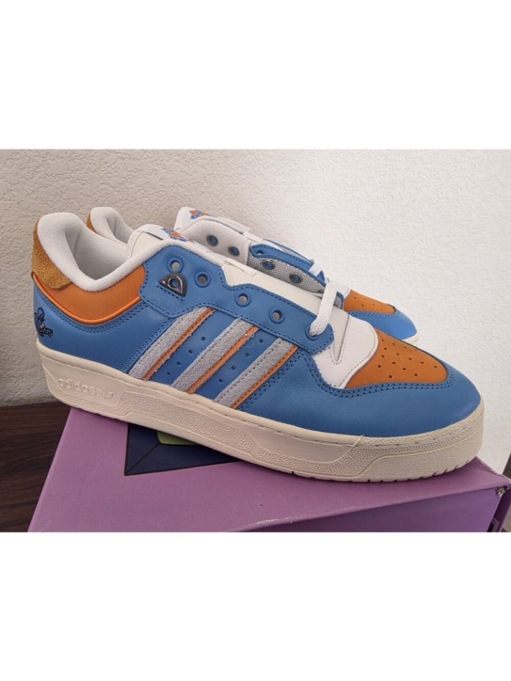 Size 11 Mens Adidas X The Simpsons Rivalry Low Itchy Sneakers IE7566 - Picture 2 of 11